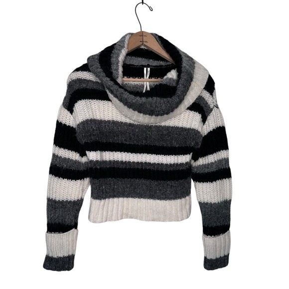 Anthropologie Turtleneck Striped Sweater Crop Gray Black White Size XS - Picture 2 of 7